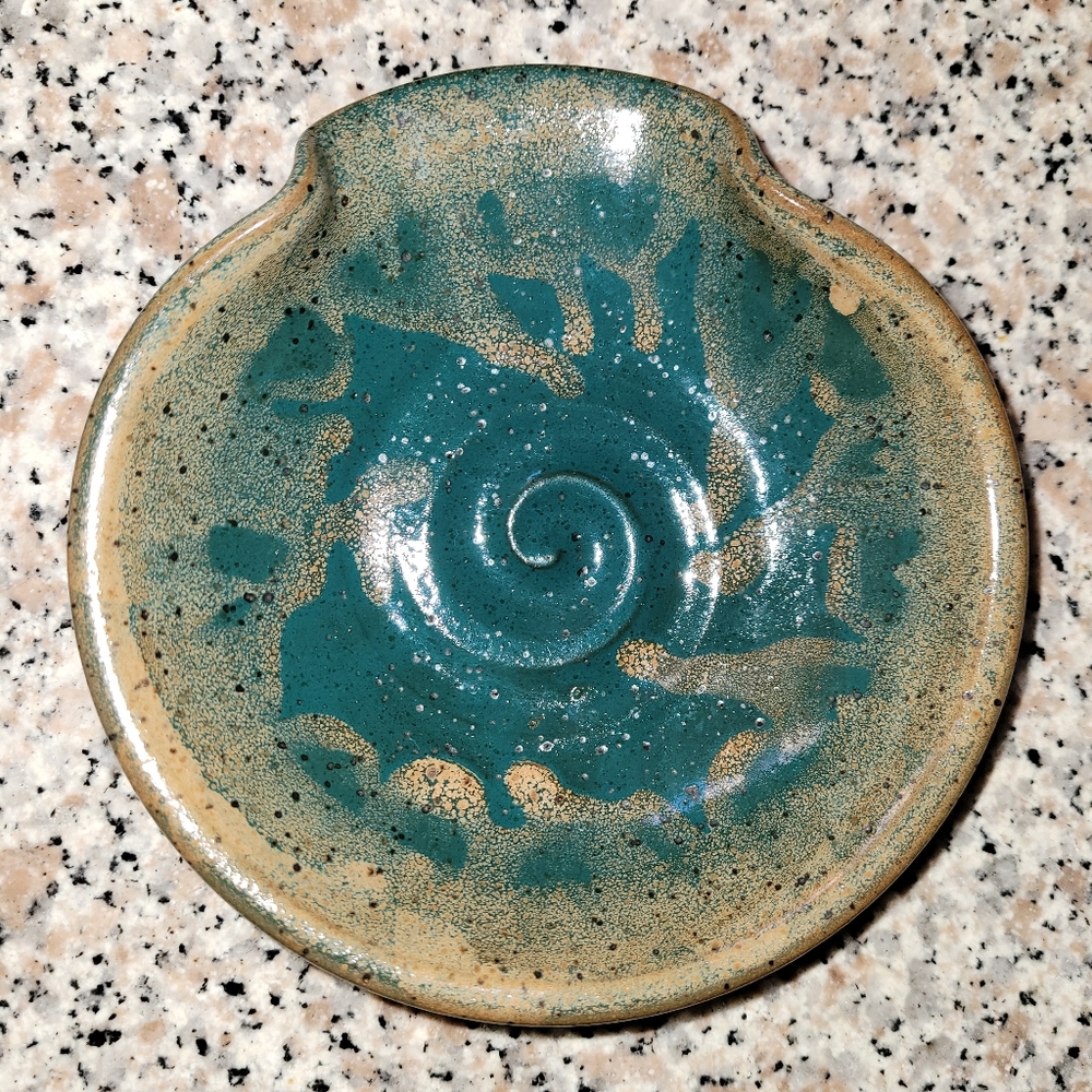 Ogle Brothers Pottery Spoon Rest - Picture 2 of 5